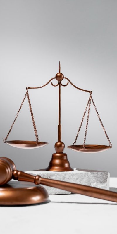 natureza-morta-com-a-balanca-da-justica-2-min.jpg